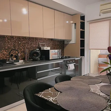 Ellie Apartment *